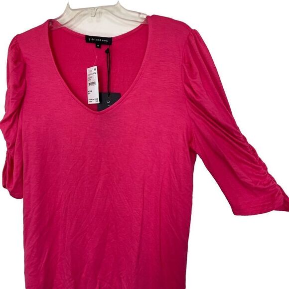 Gibson Look V-Neck Ruched Sleeve Top In Bright Coral - Picture 4 of 8